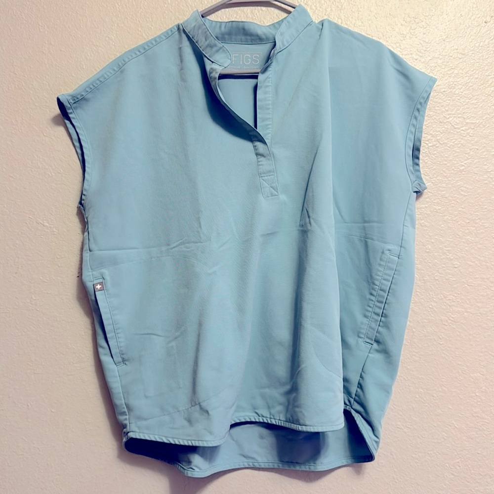Figs Rafaela oversized, scrub top in Seaglass.